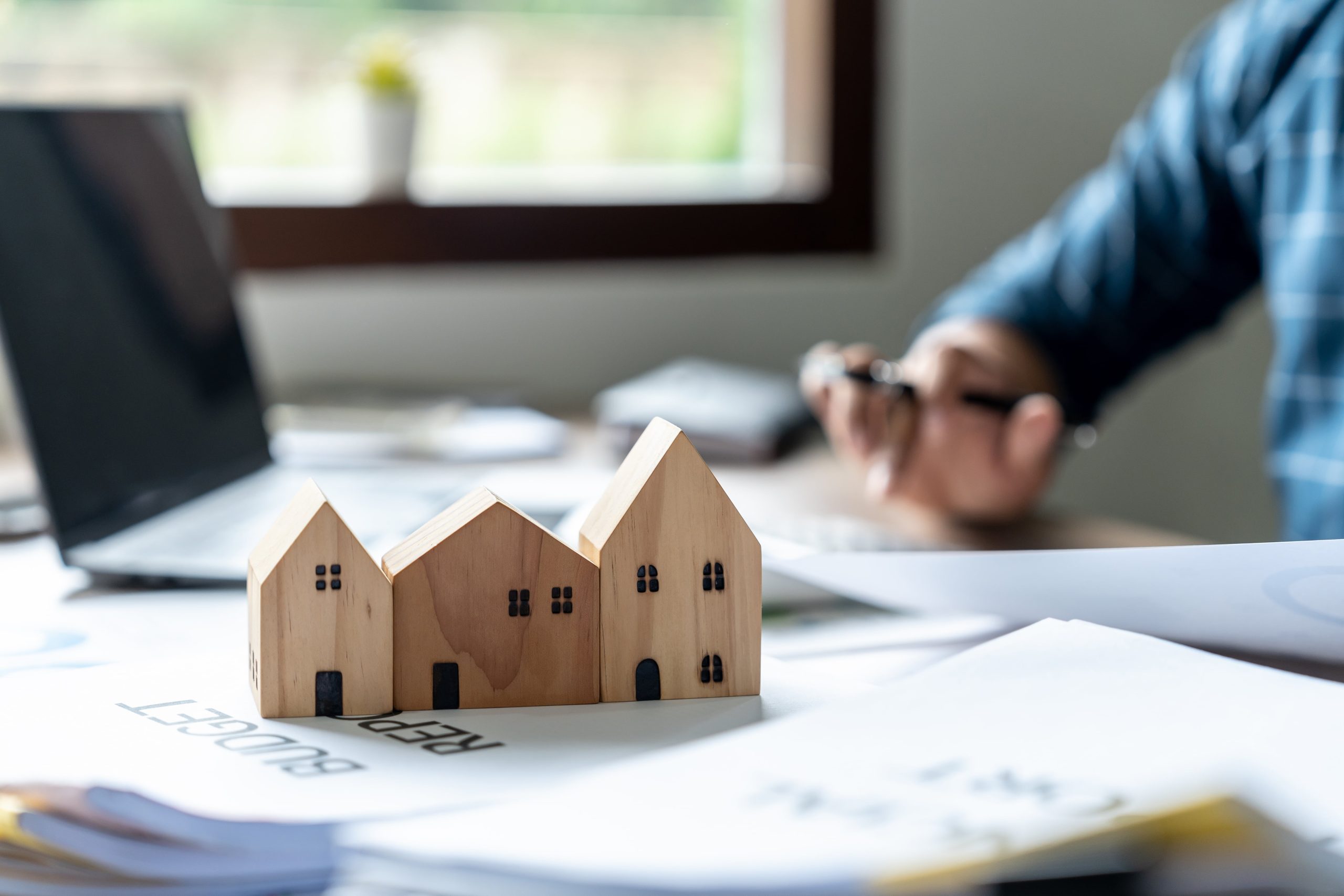 Example-of-a-federal-tax-lien-notice-using-wooden-houses.